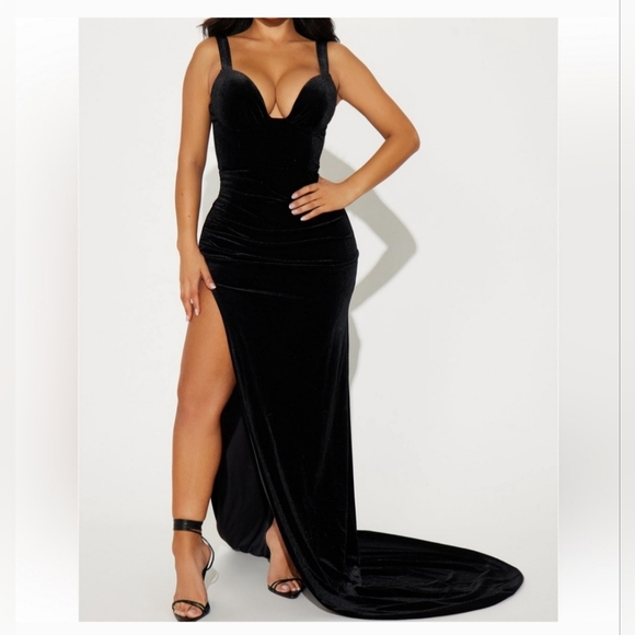 Fashion Nova Jessica Velvet Dress - Picture 1 of 8